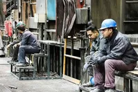 دستان کارگران در گرانی و افزایش قیمت‌ها خالی‌تر از همیشه