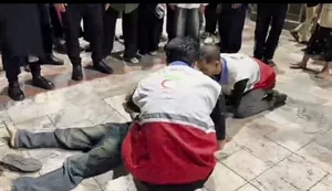 نجات نوجوان تشنج‌زده در حرم رضوی