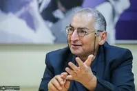 صادق زیباکلام:‌ای کاش نظام به جای حجاب بان، فقر و فسادبان را بسیج می‌کرد