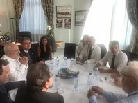 گزارش ظریف از سفر ناگهانی‌اش به فرانسه: راه پیش روی ما سخت اما ارزش امتحان کردن دارد+عکس