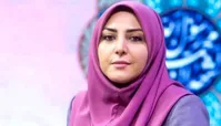 المیرا شریفی مقدم روی صندلی جدید اجرا