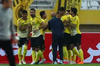 سپاهان برنده فینال نیم فصل/ استقلال صدر جدول را از دست داد