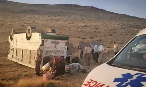 سقوط مرگبار مینی‌بوس در جاده کاشمر/ ۵ زن جان باختند