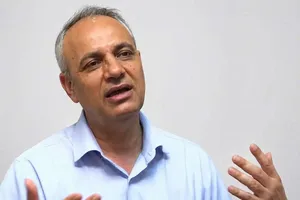 انتقاد زیدآبادی از جریان‌های سیاسی