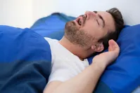 رابطه خروپف با یک بیماری خطرناک و جدی