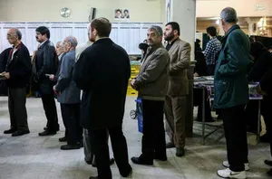 فرمانده کل سپاه در صف رای /عکس
