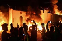 جزئیات آتش زدن دومین کنسولگری ایران در عراق| دیپلمات‌های ایرانی خارج شدند| واکنش ایران و عراق+فیلم