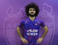 بازیکن استقلال رسماً به هوادار پیوست
