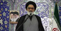 امام جمعه قم: مرکز فتنه عراق سفارت آمریکا است/ تنها راه برون‎رفت عراق از فتنه، تجربه ایران است