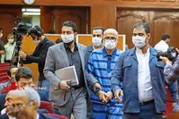 ماجرای مشاوره ۸ میلیاردی اکبر طبری چیست؟/ ویلا به نام همسر برای تبرئه و فرار نیاز آذری/ واردات ۲ تن طلا به جای کالا