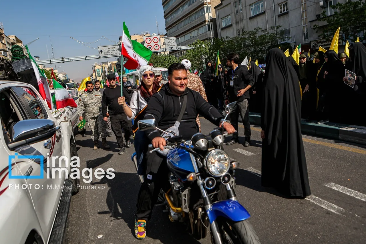 مراسم راهپیمایی دختران «جان‌فدای ایران»، ظهر جمعه (۲۸ فروردین ۱۴۰۵) از میدان امام حسین (ع) تا میدان انقلاب برگزار شد.