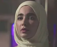 عکس/استایل بهاری بازیگر پایتخت در یک کافه خیابانی
