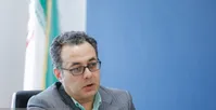 با معاملات صوری در بازار خودرو قیمت‌سازی می‌کنند