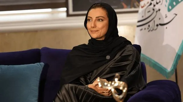 محیا دهقانی