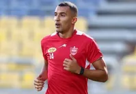 مهاجم پرسپولیس از ایران خارج شد!