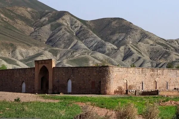 کاروانسرای گوئجه بئل/ اهر