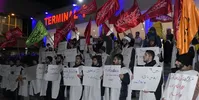 کفن‌پوش برای اعزام به جنگ علیه آمریکا؛ در فرودگاه مهرآباد چه خبر است؟+عکس و فیلم