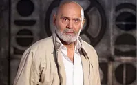 چهره متفاوتی از جمشید هاشم‌پور در فیلم پرواز ۱۷۵