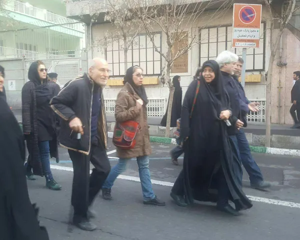 بهزاد نبوی در مراسم تشییع آیت الله هاشمی 