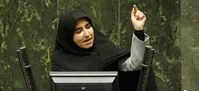انتقاد شدید نماینده مجلس از دولت رئیسی: بسیاری از برآوردهای بودجه ۱۴۰۱ غلط است/ برخی وزرا سر کوچه فامیلی نشسته‌اند