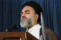 امام جمعه اصفهان: مراجع اجازه کوتاه کردن محاسن را نمی‌دهند