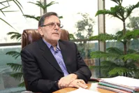 کاهش نرخ تورم به معنی ارزانی نیست/ دولت جدید دست در جیب نظام بانکی نمی‌کند
