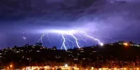 وزش باد شدید و رگبار در راه تهران