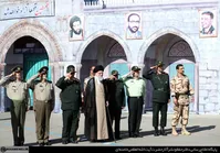 رهبر انقلاب: معنی «اقتدار ملی» این نیست که پول‌های کشور را به کشوری دیگر بدهید و اسلحه بخرید؛ حماقت و ذلت است/پیوندمان را روزبروز با مردم بیشتر خواهیم کرد