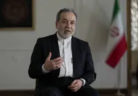 عراقچی: اگر بین ایران و آمریکا جنگی شکل بگیرد، ما به پایگاه‌های نظامی آنها حمله می‌کنیم