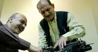 فیلم/ایرج طهماسب: گاهی پنج، شش ورژن هر فیلمنامه را می‌نوشتیم