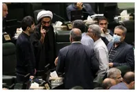 خشم تندروها از پذیرش CFT و مسئله حجاب