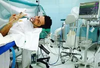 عکس بازیگر تلویزیون و سینما در اتاق عمل