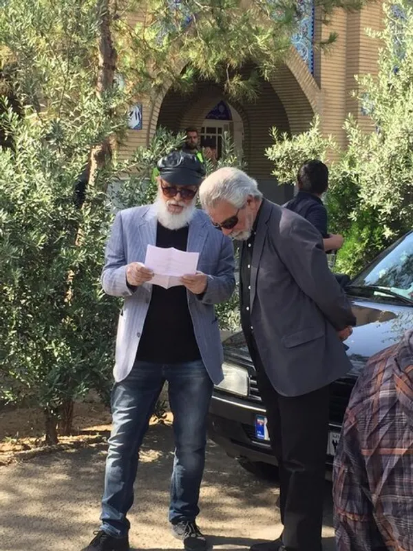 منوچهر شاهسواری مدیرعامل خانه سینما و امین تارخ در مراسم بدرقه محمد علی کشاورز 