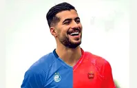عکس| لبخند معنادار گزینه پرسپولیس با لباس قرمز
