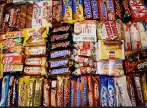 توقیف خودروی حامل شکلات‌های قاچاق در مسیر مرند-تبریز

 

 