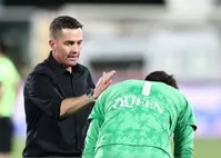 حمله اوسمار به استقلال: با ۱۰ نفر فقط دفاع کردند!