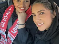 دختر مهراب قاسم خانی پرسپولیسی دو آتیشه در ورزشگاه آزادی