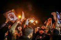 حمله و بالارفتن از "دیوار سفارتخانه‌ها" چه سودی به حال ملت داشت؟