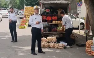 توقف بی‌نظمی در مرند؛ برخورد ضربتی پلیس راهور با وانت‌بارهای مزاحم

 