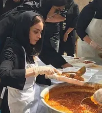 عکس| بهنوش طباطبایی با لباس آشپزی پای دیگ قیمه محرم