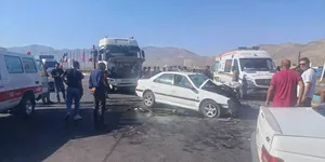 تصادف پژو با تریلی در محور ماکو–بازرگان ۶ مصدوم بر جای گذاشت

 