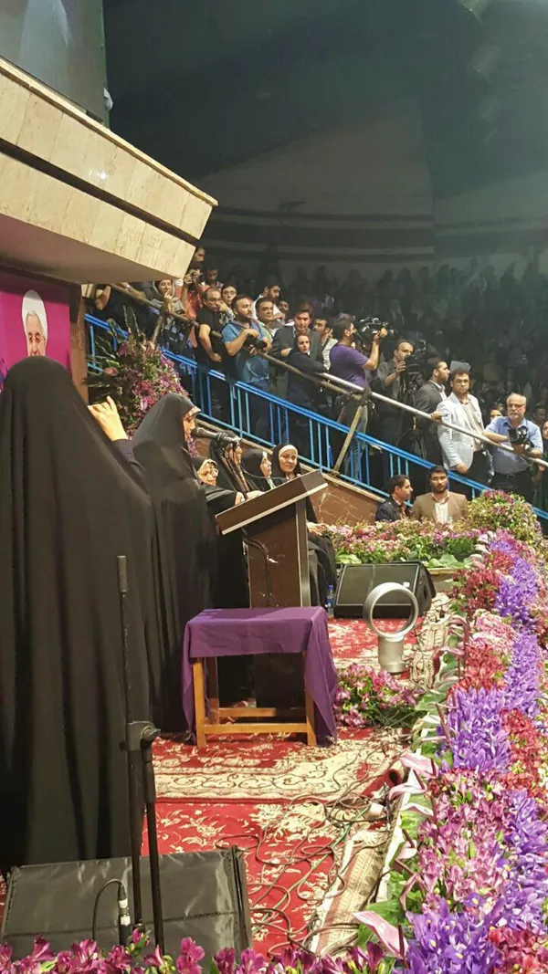 سخنرانی یادگار قهرمان دفاع مقدس/دختر شهید خلبان شیرودی در حمایت از روحانی 