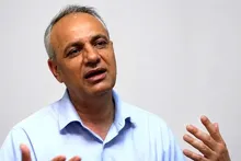 واکنش زیدآبادی به قطع برنامه عادل فردوسی‌پور: چرا کک هیچ مسئولی نمی‌گزد؟
