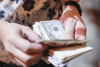 علت جهش قیمت دلار در هفته اخیر چیست؟