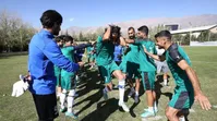 مدافع جنجالی استقلال سرخپوش می‌شود؟