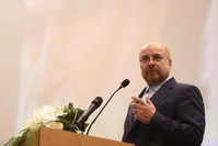 انتقاد قالیباف از روحانی بخاطر پیشنهاد رفراندوم