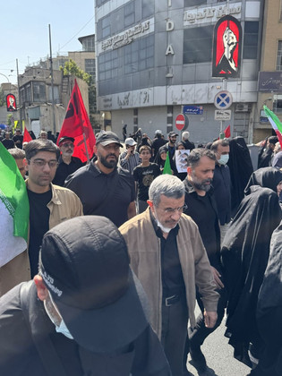 عکس | حضور محمود احمدی نژاد در مراسم تشییع رهبر شهید
