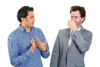 این غذا‌ها باعث بوی بد بدن در تابستان می‌شوند
