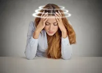 چرا هنگام بلند شدن دچار سرگیجه می‌شوم؟