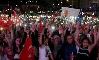 اعلام نتیجه رسمی انتخابات ترکیه/اردوغان: به‌عنوان رئیس‌جمهور انتخاب شدم/شادی هواداران اردوغان+تصاویر